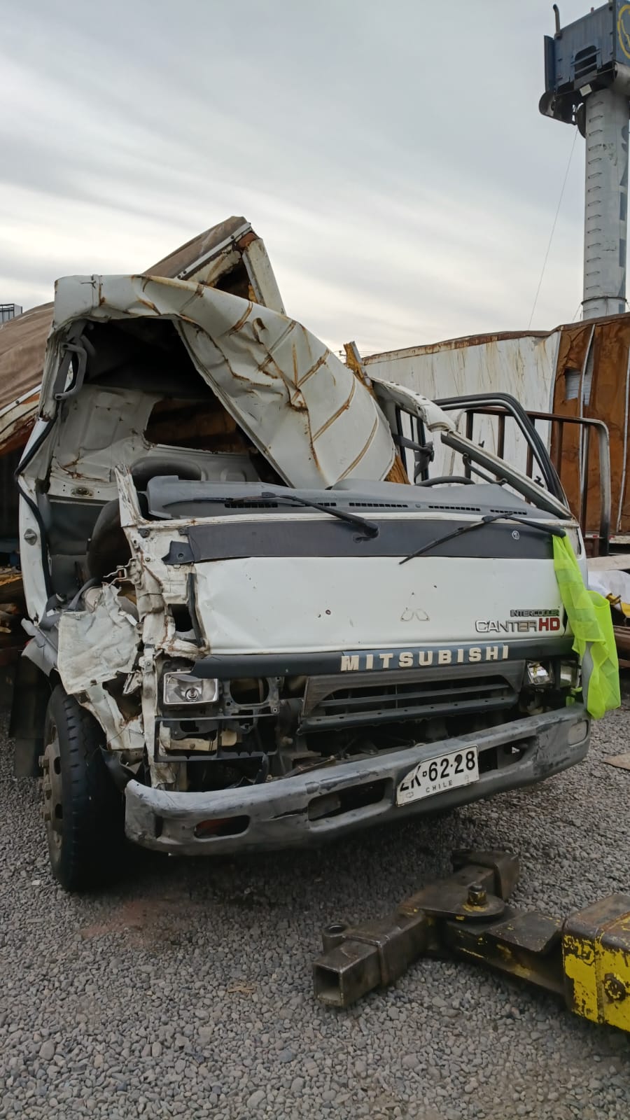  Mitsubishi CANTER 3.9  USADO